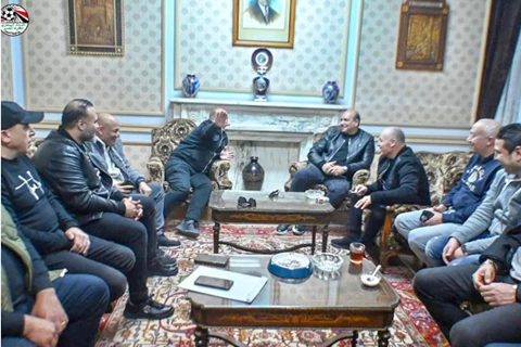  على هامش ودية منتخب الشباب.. أبو ريدة يعقد جلسة ودية مع مسؤولي غزل المحلة